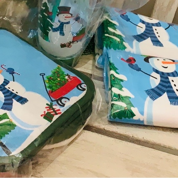 Christmas Design 2- Dish Towels, 2 Pot Holder &  1 Hand Mitt 🎄🆕🎄 - Picture 3 of 6